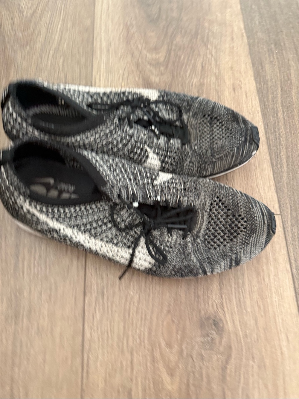 Nike Men's Black and White Knit Athletic Shoes
